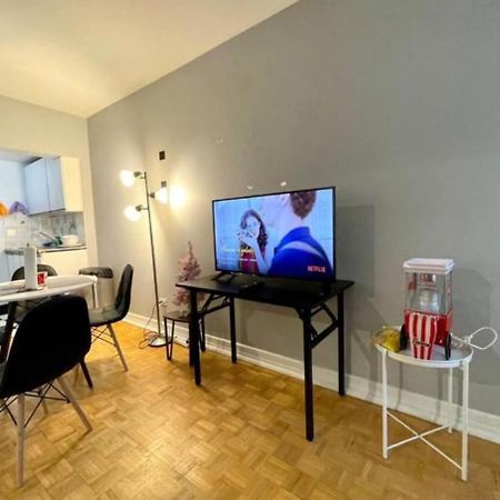 Appartamento Affordable Cuttie 4 Persons 2 Beds In Downtown Montréal Esterno foto