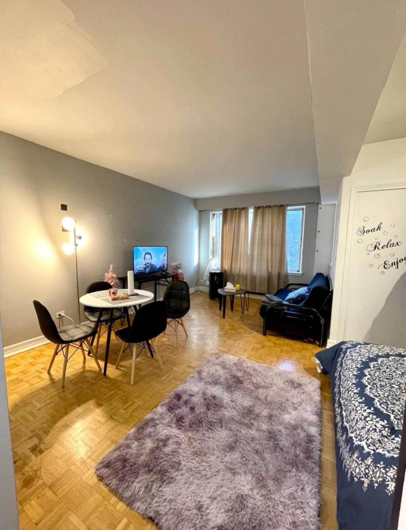 Appartamento Affordable Cuttie 4 Persons 2 Beds In Downtown Montréal Esterno foto