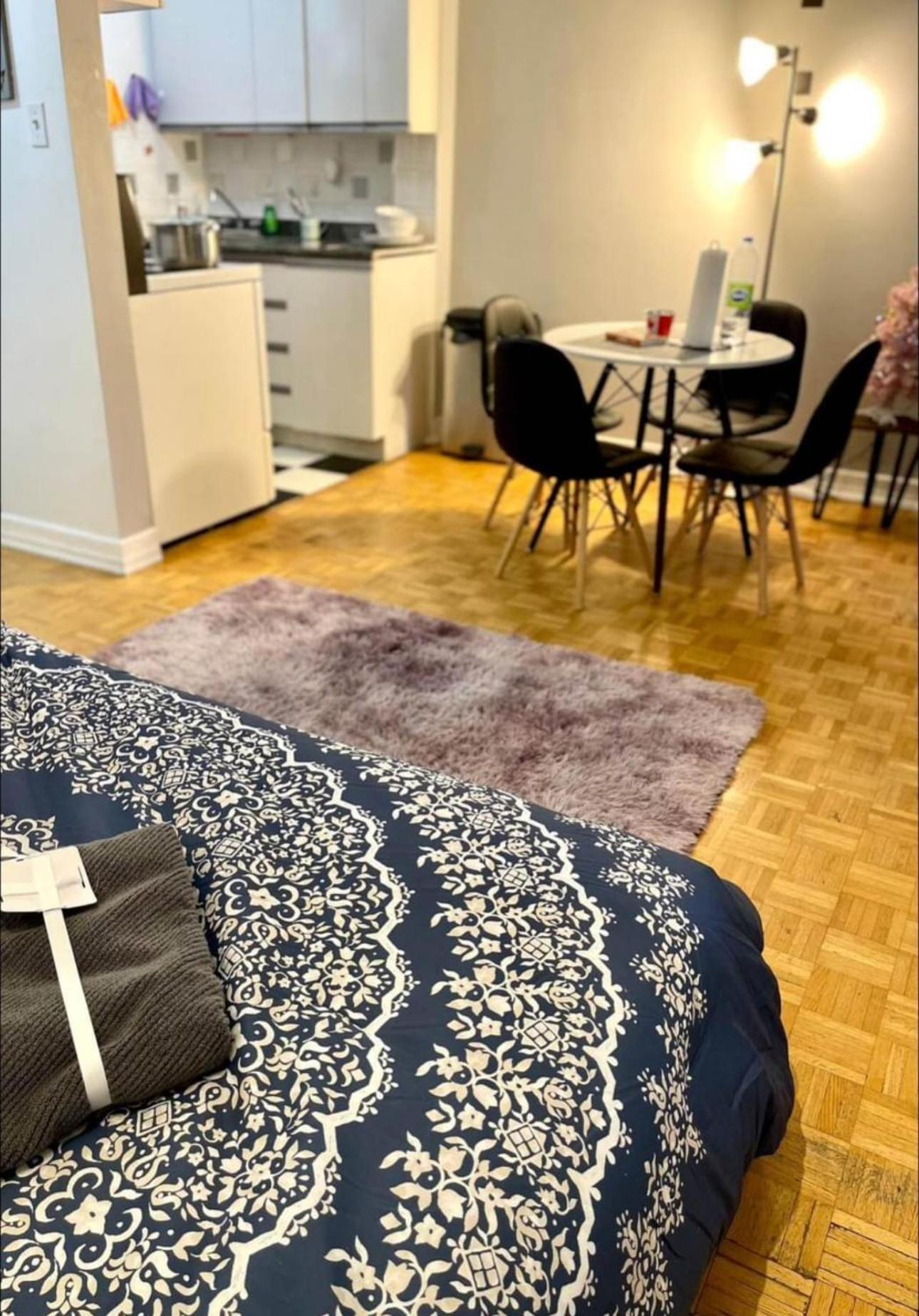 Appartamento Affordable Cuttie 4 Persons 2 Beds In Downtown Montréal Esterno foto